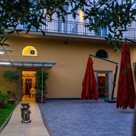Bocca Di Bacco Bed & Breakfast Cimitile Bagian luar foto