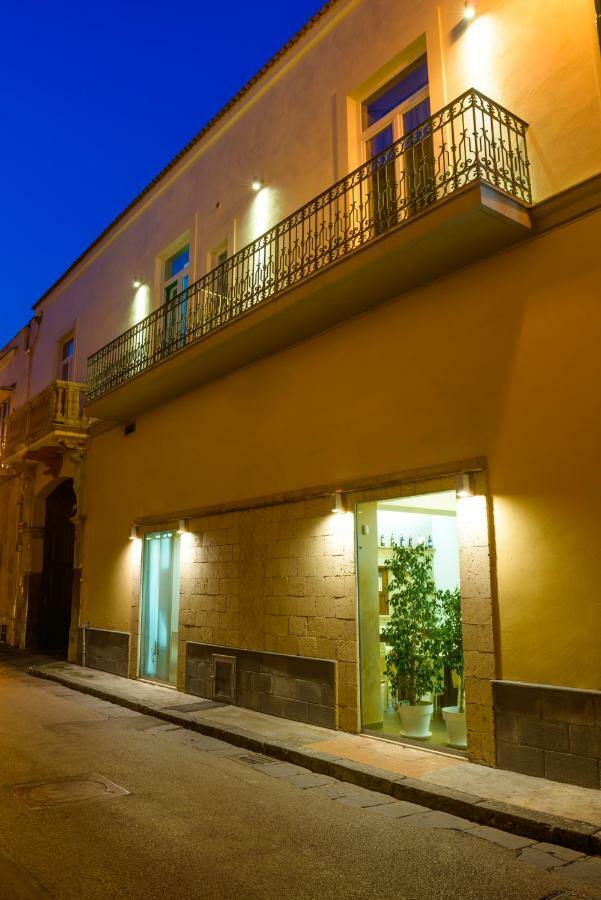 Bocca Di Bacco Bed & Breakfast Cimitile Bagian luar foto